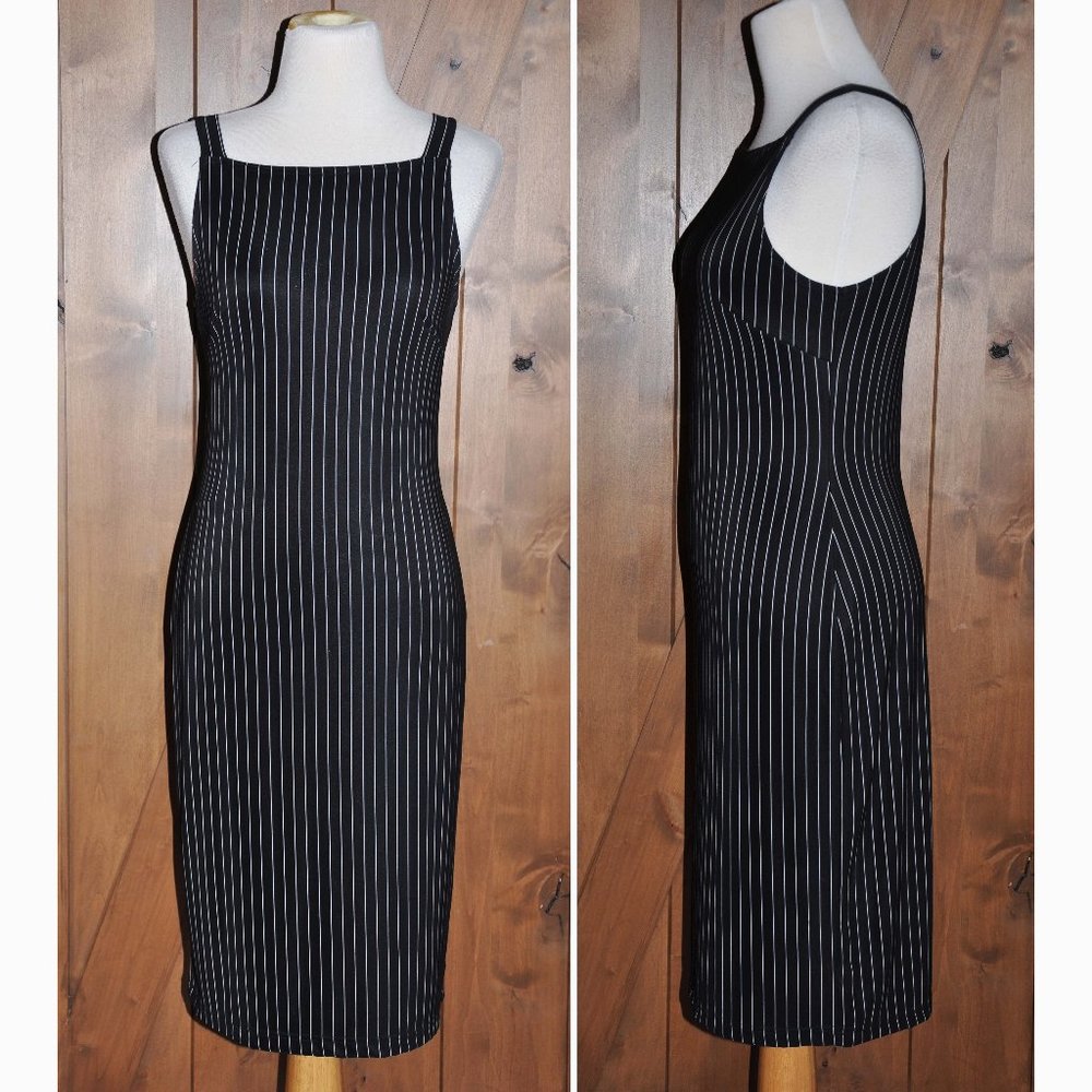 Vintage Breakin Loose Black & White Stripe Spandex Below Knee Sleeveless Maxi